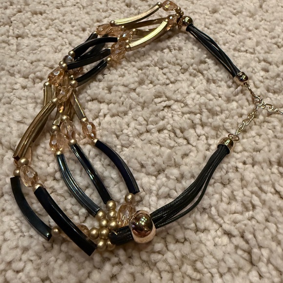 Jewelry - Elegant Gold and Black Necklace